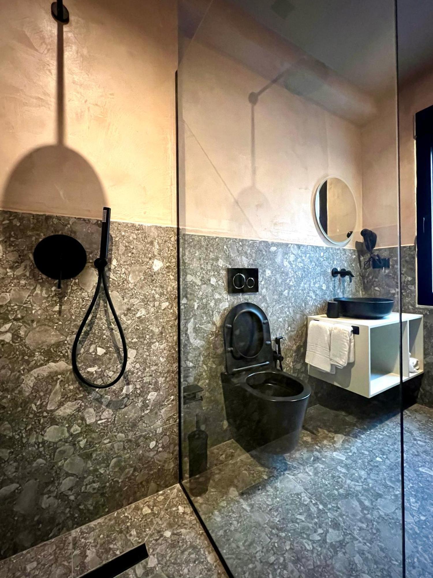 Rex Hotel Boutique Tirana Kültér fotó