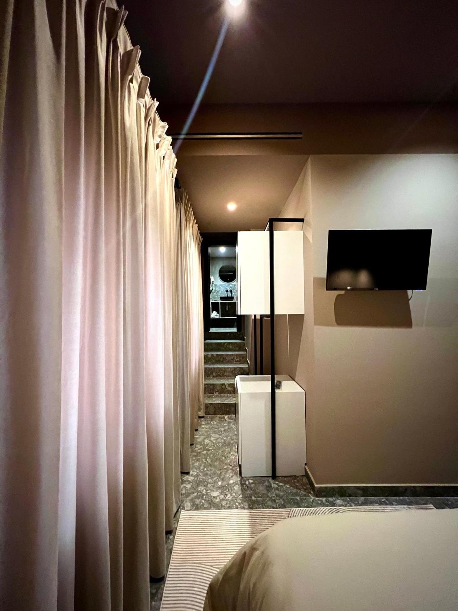 Rex Hotel Boutique Tirana Kültér fotó